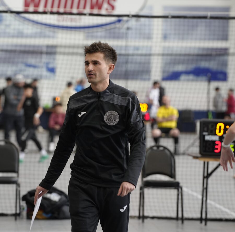 Igor Ibrahimkadic, founder and head coach, courtside
